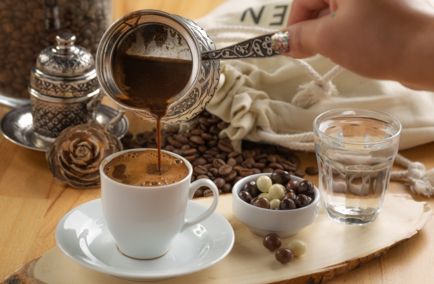 mejores granos y moliendas para preparar el café turco